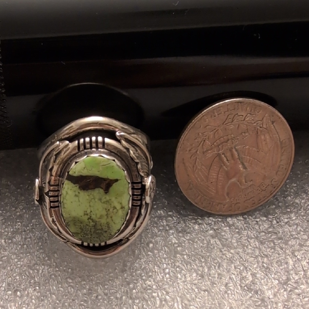 Native 925 Green Gaspeite Navajo Sterling Silver Ring Size 8.5 Signed Secatero - Picture 8 of 9